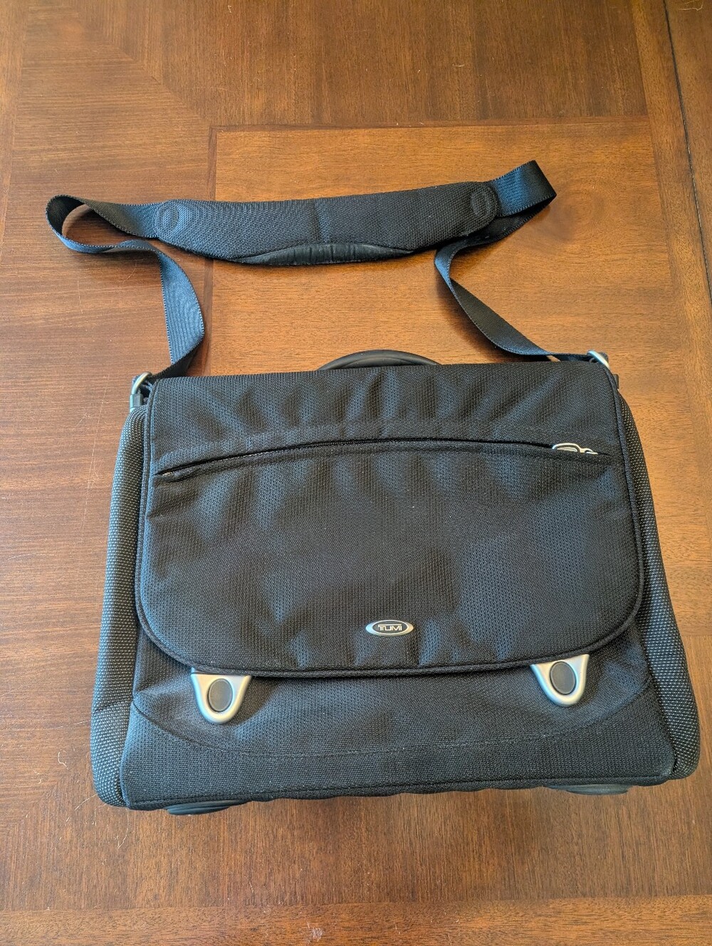 Tumi Black Men's Laptop Messenger Bag with Padded Shoulder Strap
